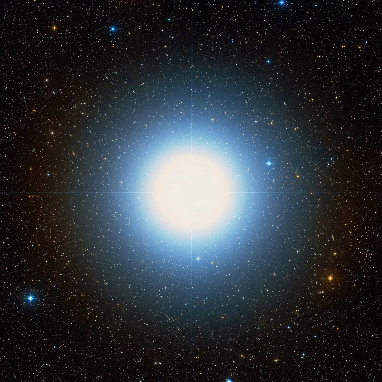 La luce abbagliante di Vega nasconde alla vista tutte le stelle di sfondo che si trovano nelle sue vicinanze rispetto alla nostra visuale.
